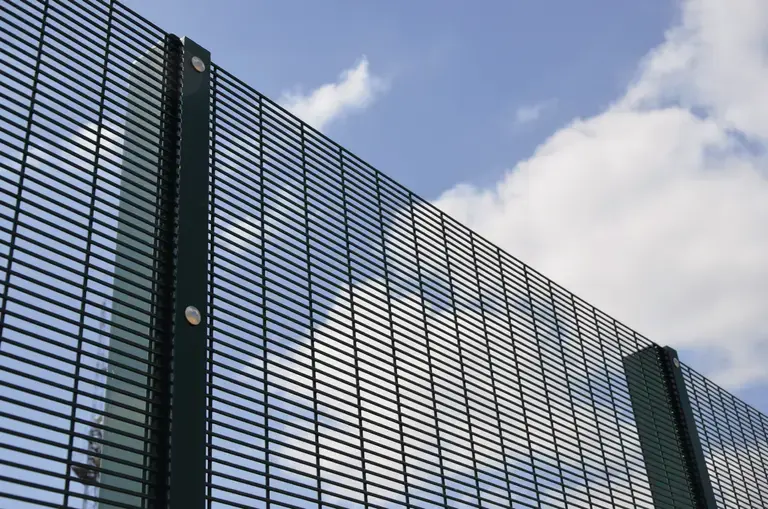 Defence Plus - Panou Gard de Inalta Securitate