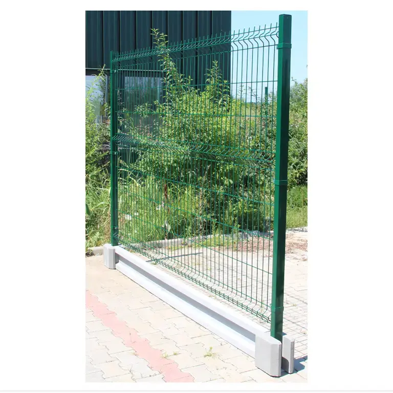 Gard Bordurat PVC Complet cu Soclu - Panou + Soclu prefabricat + Stalpi + Accesorii