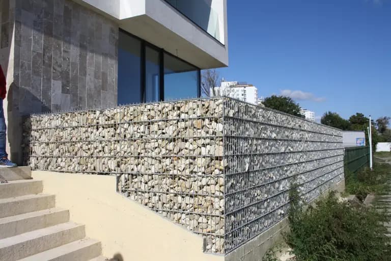 Gard din Gabion cu Piatra
