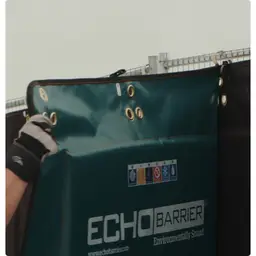 Accesoriu de gard: barieră acustică Echo Barrier HT35 pentru panouri mobile de șantier – fixare cu ocheți