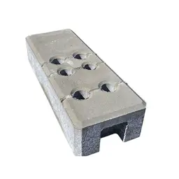 Accesoriu de gard: bază din beton T pentru gard de șantier – piesă cu găuri de fixare