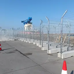 Gard mobil de înaltă securitate – sârmă ghimpată, zonă cu utilaje