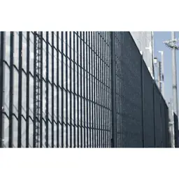 Gard de securitate, panou metalic cu cadru Multisar 2 – panouri perforate, mediu urban