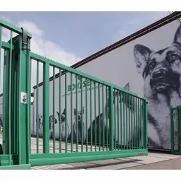 Poartă culisantă în consolă PI 130 – verde, cu lamele verticale