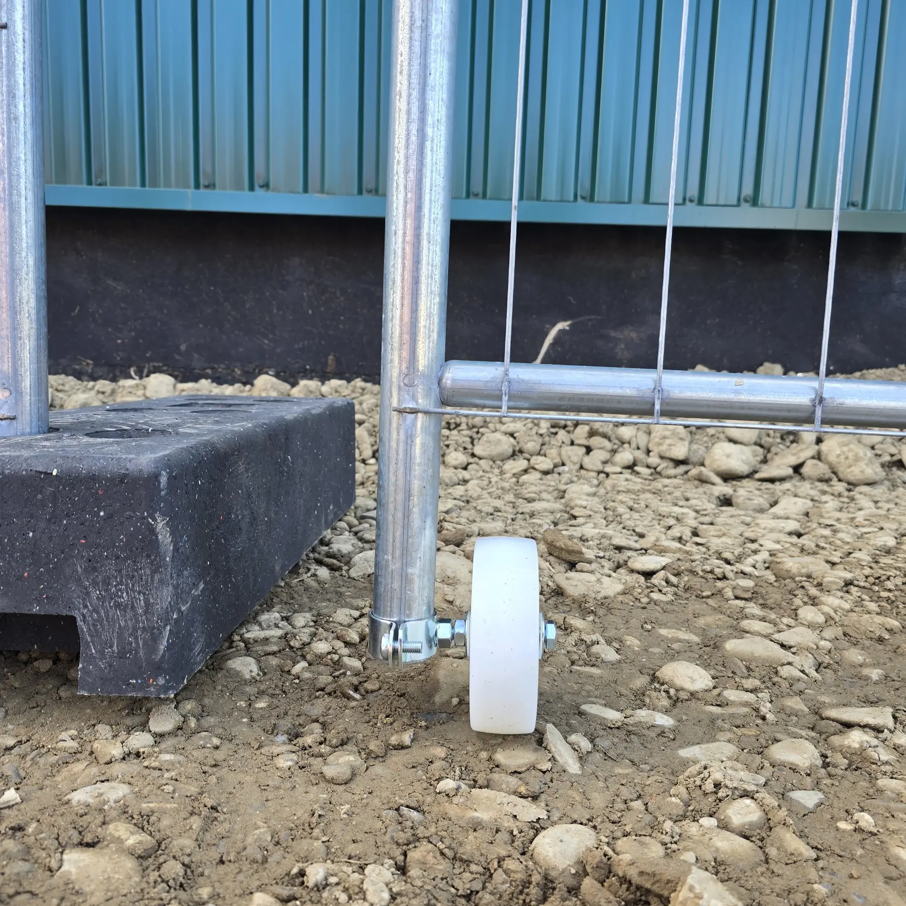 Set poartă dublă ST30 Euro 7 m pentru gard mobil de șantier – bază de beton și roată de sprijin