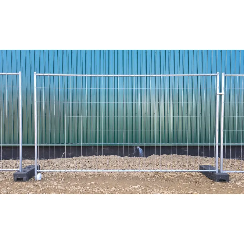 Set poartă ST30 Euro 3.5 m pentru gard mobil de șantier – panouri pe baze de beton, teren de pământ