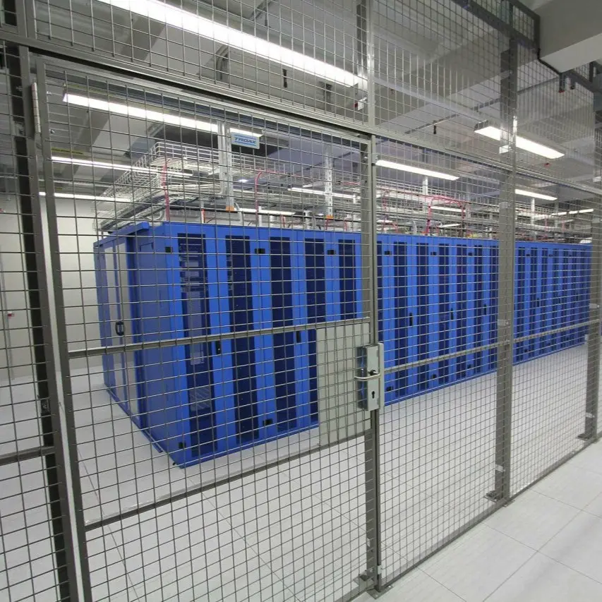 Sisteme modulare Troax de compartimentare și protecție pentru centre de date – zonă securizată cu echipamente