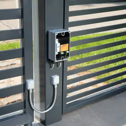 Tub flexibil DVK HD heavy-duty pentru cabluri electrice – poartă culisantă automatizată