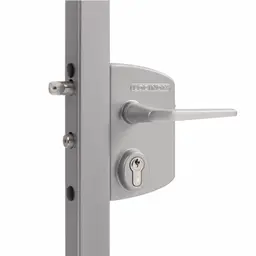 Încuietoare Locinox LAKQ U2 argintie, inox și aluminiu, pentru porți metalice – broască și mâner în prim-plan