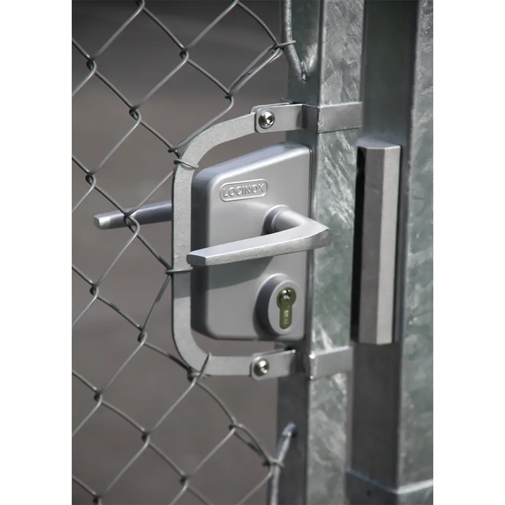 Încuietoare Locinox LAKQ U2 argintie, inox și aluminiu, pentru porți metalice – pe poartă din grilaj, cu cheie