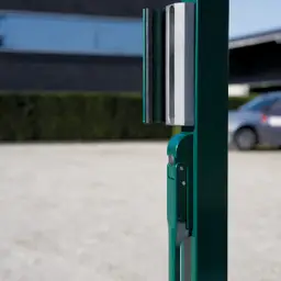 Opritor industrial reglabil SAKL QF negru din oțel inoxidabil, adâncime profil 40-60 mm – poartă cu cadru verde