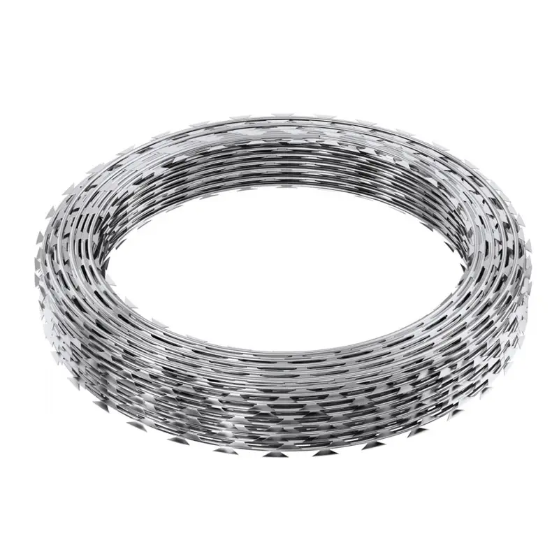 Accesoriu de gard: sârmă lamată concertina D 730 mm, întinsă 9-10 m – rulou lucios, vedere de ansamblu