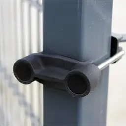 Accesoriu de gard: colier metalic tip Tul pentru panouri rigide – prindere din plastic pe stâlp