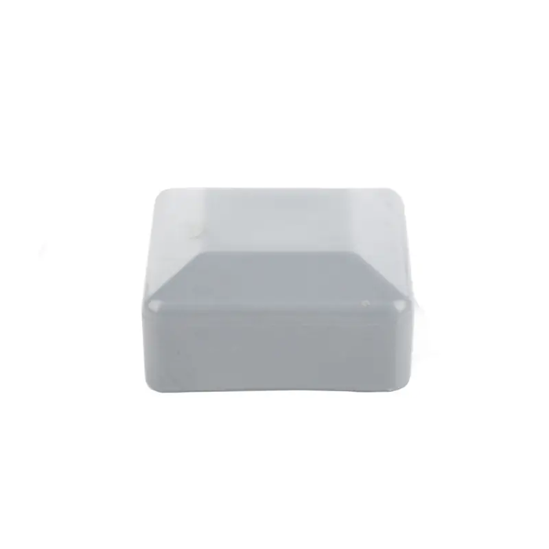 Accesoriu de gard: capac capișon PVC pentru stâlpi pătrați 60x60 mm, gri RAL 7040 – formă pătrată, margini rotunjite