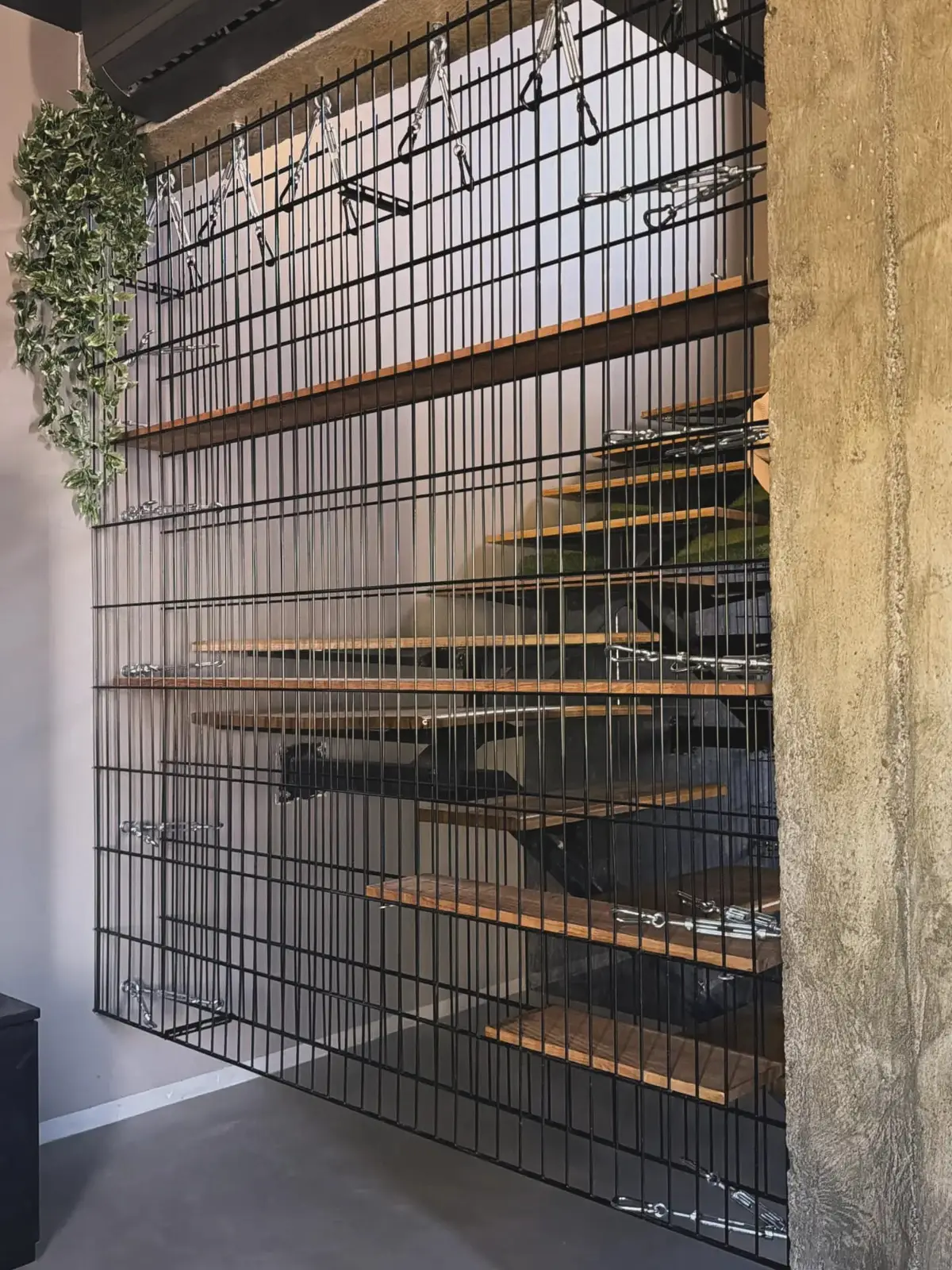 Gard dublu fir folosit interior