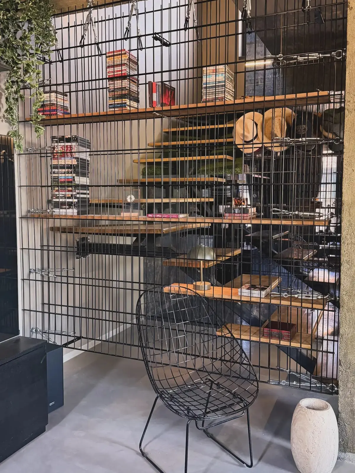Gard dublu fir folosit interior
