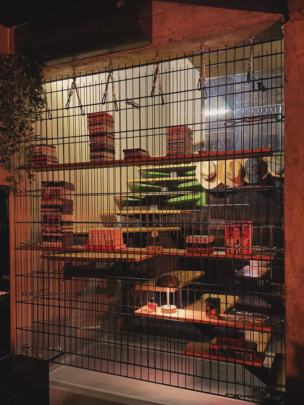 Gard dublu fir folosit interior